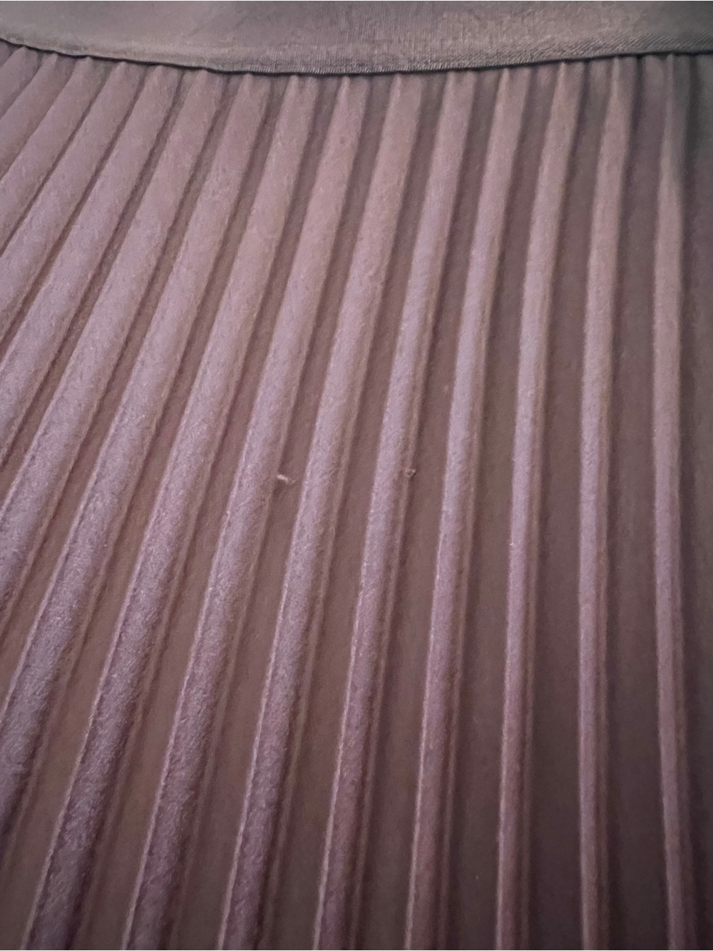 H&M Pleated Midi Skirt in Burgundy - Picture 4 of 7
